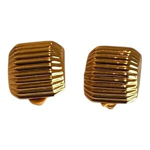 Joan Rivers Bold Gold Ribbed Clip On Vintage 80’s-90’s Large Earrings